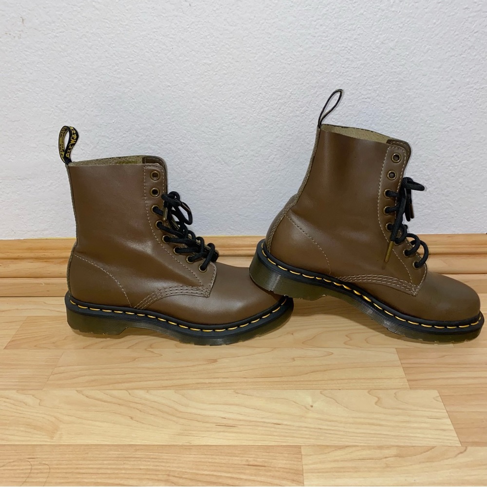 Dr Martens 1460 Pascal Women’s Wanama Leather Boots